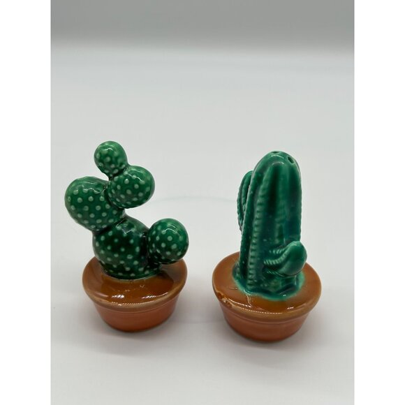 Desert Cactus In Pot Salt & Pepper Shakers 3 1/4" Tall Southwest - Picture 10 of 13